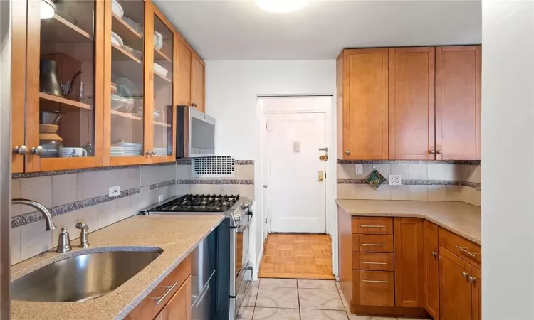 4555 Henry Hudson Parkway, New York, NY, 2 Bedrooms Bedrooms, 5 Rooms Rooms,1 BathroomBathrooms,Residential,For Sale,Henry Hudson,H6296601