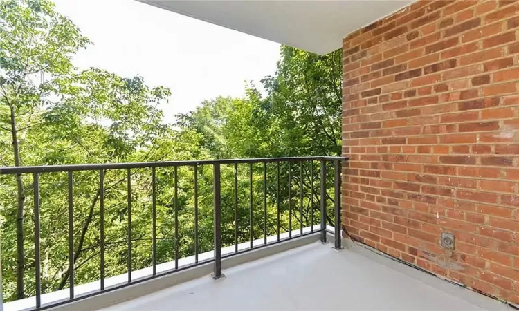 4555 Henry Hudson Parkway, New York, NY, 2 Bedrooms Bedrooms, 5 Rooms Rooms,1 BathroomBathrooms,Residential,For Sale,Henry Hudson,H6296601