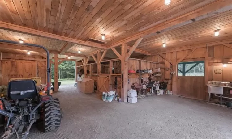 Stalls and tack area with hot and cold water