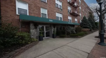 504 Merrick Road, Hempstead, NY, 1 Bedroom Bedrooms, 5 Rooms Rooms,1 BathroomBathrooms,Residential,For Sale,Merrick,L3547438