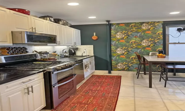 43-10 48th Ave, New York, NY, 2 Bedrooms Bedrooms, 5 Rooms Rooms,1 BathroomBathrooms,Residential,For Sale,48th Ave,L3550006