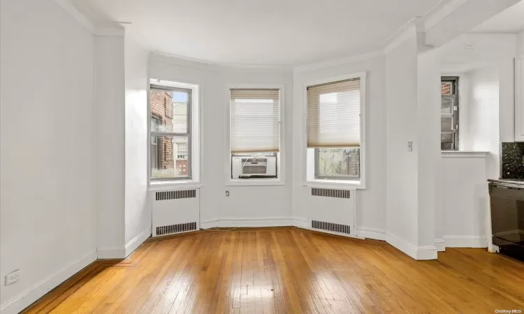 34-24 82nd Street, New York, NY, 1 Bedroom Bedrooms, 3 Rooms Rooms,1 BathroomBathrooms,Residential,For Sale,82nd Street,L3547886