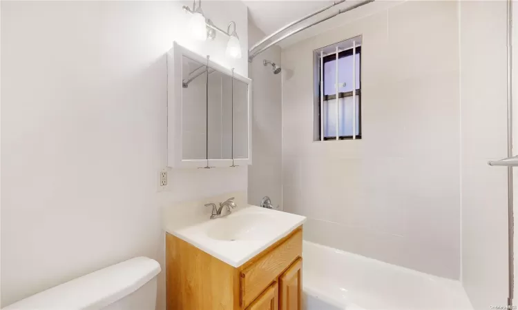 65-15 38 Avenue, New York, NY, 3 Rooms Rooms,1 BathroomBathrooms,Residential,For Sale,38,L3554214