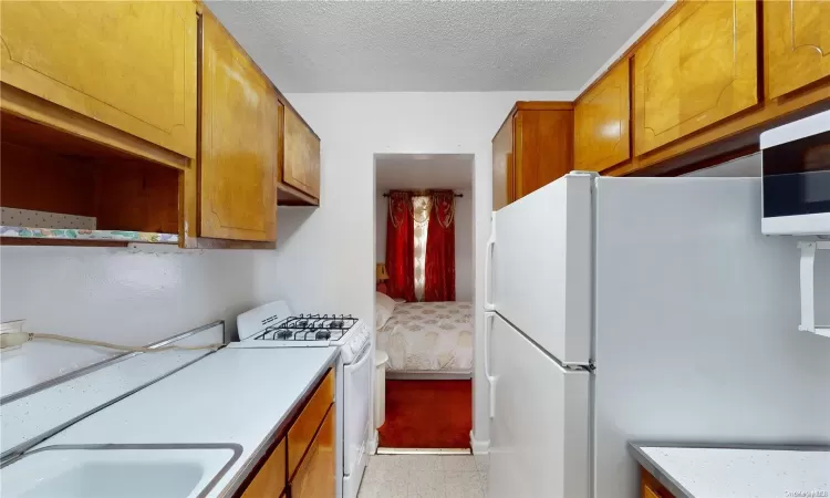 34-43 60 Street, New York, NY, 3 Rooms Rooms,1 BathroomBathrooms,Residential,For Sale,60,L3554256