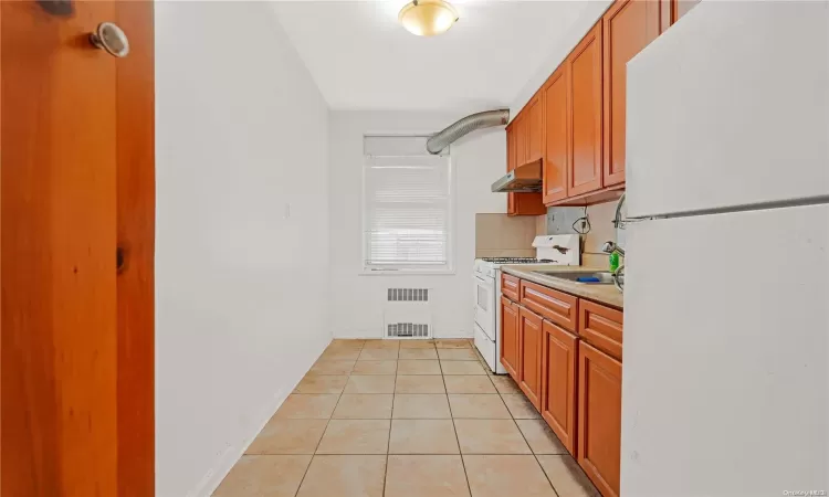 142-14 26th Avenue, New York, NY, 1 Bedroom Bedrooms, 4 Rooms Rooms,1 BathroomBathrooms,Residential,For Sale,26th,L3552905