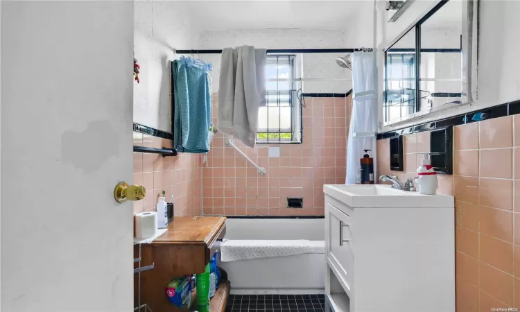 28-02 Parsons Boulevard, New York, NY, 1 Bedroom Bedrooms, 4 Rooms Rooms,1 BathroomBathrooms,Residential,For Sale,Parsons,L3553857