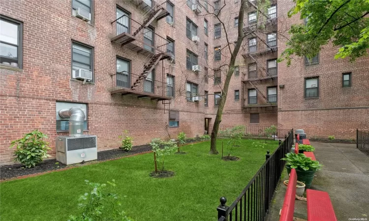 33-06 92 Street, New York, NY, 1 Bedroom Bedrooms, 4 Rooms Rooms,1 BathroomBathrooms,Residential,For Sale,92,L3553976