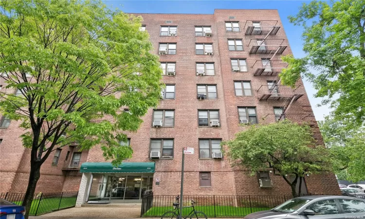 33-06 92 Street, New York, NY, 1 Bedroom Bedrooms, 4 Rooms Rooms,1 BathroomBathrooms,Residential,For Sale,92,L3553976