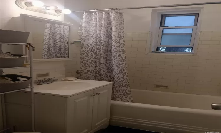 55-03 31 Avenue, New York, NY, 1 Bedroom Bedrooms, 3 Rooms Rooms,1 BathroomBathrooms,Residential,For Sale,31,L3556141