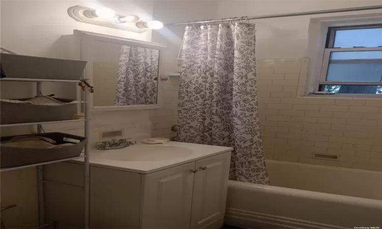 55-03 31 Avenue, New York, NY, 1 Bedroom Bedrooms, 3 Rooms Rooms,1 BathroomBathrooms,Residential,For Sale,31,L3556141