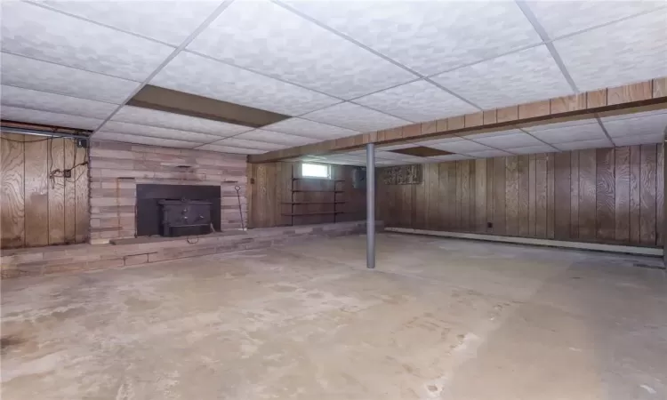 Large open basement fireplace w/insert area