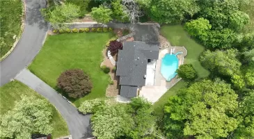 7 Charlotte Drive, Ramapo, NY, 7 Bedrooms Bedrooms, 12 Rooms Rooms,3 BathroomsBathrooms,Residential,For Sale,Charlotte,H6314874