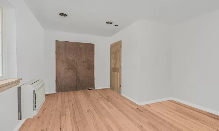 h light hardwood / wood-style flooring