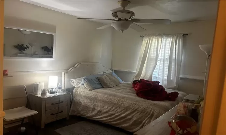 Bedroom with ceiling fan