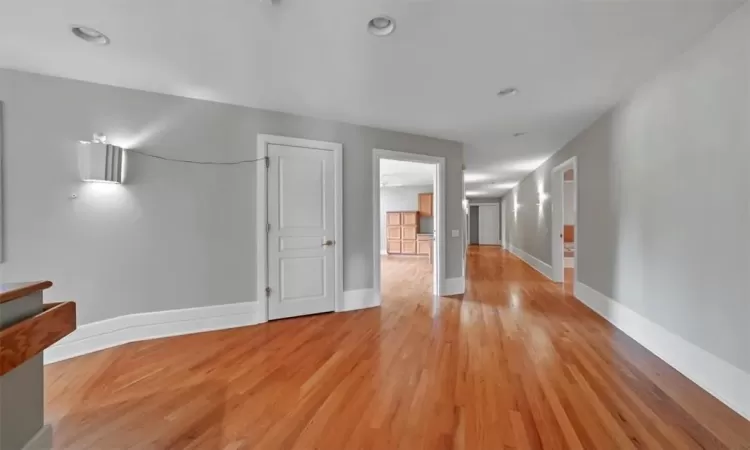 Foyer to bedrooms