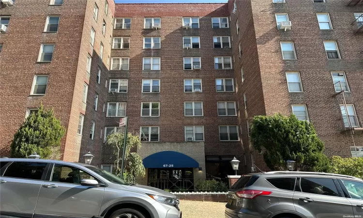 67-25 Dartmouth Street, New York, NY, 2 Bedrooms Bedrooms, 5 Rooms Rooms,1 BathroomBathrooms,Residential,For Sale,Dartmouth,L3578676