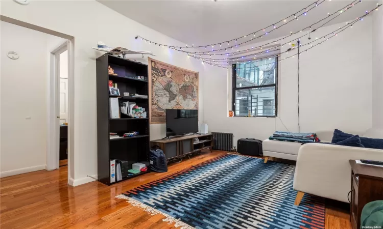 21-05 33rd Street, New York, NY, 1 Bedroom Bedrooms, 3 Rooms Rooms,1 BathroomBathrooms,Residential,For Sale,33rd,L3593328