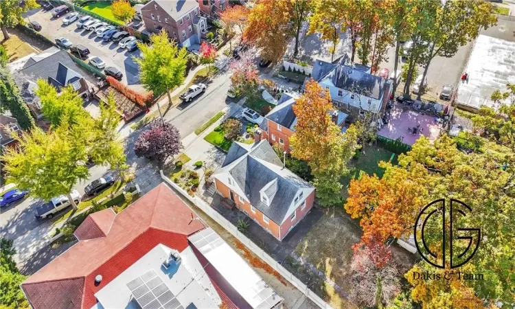 Birds eye view of property