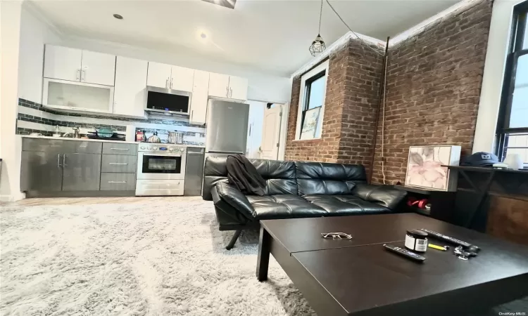 21-16 35 Street, New York, NY, 2 Bedrooms Bedrooms, 4 Rooms Rooms,1 BathroomBathrooms,Residential,For Sale,35 Street,L3592687