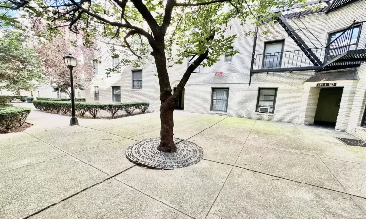 21-16 35 Street, New York, NY, 2 Bedrooms Bedrooms, 4 Rooms Rooms,1 BathroomBathrooms,Residential,For Sale,35 Street,L3592687