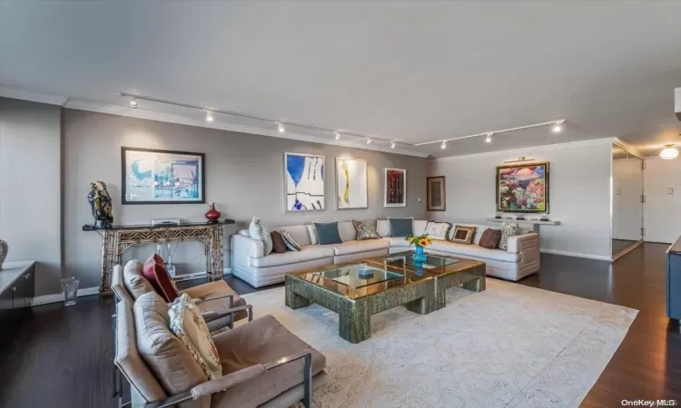 166-25 Powells Cove Blvd, New York, NY, 4 Bedrooms Bedrooms, 8 Rooms Rooms,2 BathroomsBathrooms,Residential,For Sale,Powells Cove Blvd,L3512525