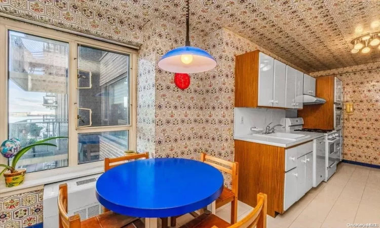 166-25 Powells Cove Blvd, New York, NY, 3 Bedrooms Bedrooms, 6 Rooms Rooms,2 BathroomsBathrooms,Residential,For Sale,Powells Cove Blvd,L3513075