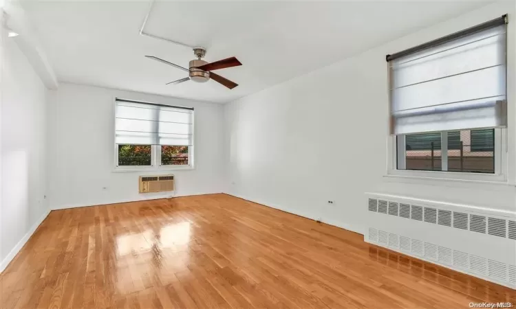 241-20 Northern Blvd, New York, NY, 1 Bedroom Bedrooms, 4 Rooms Rooms,1 BathroomBathrooms,Residential,For Sale,Northern Blvd,L3539067