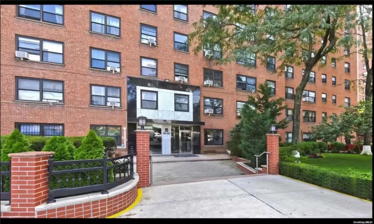 99-60 63rd Road, New York, NY, 2 Rooms Rooms,1 BathroomBathrooms,Residential,For Sale,63rd,L3560939