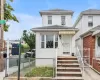 424 Applegate Court, New York, NY, 3 Bedrooms Bedrooms, 6 Rooms Rooms,2 BathroomsBathrooms,Residential,For Sale,Applegate,L3566874