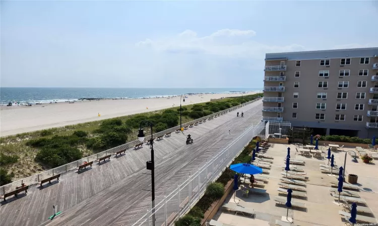 25 Neptune Boulevard, Long Beach, NY, 2 Bedrooms Bedrooms, 6 Rooms Rooms,2 BathroomsBathrooms,Residential,For Sale,Neptune,L3569909