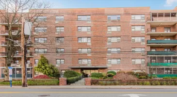 266 Pelham Road, New Rochelle, NY, 1 Bedroom Bedrooms, 4 Rooms Rooms,1 BathroomBathrooms,Residential,For Sale,Pelham,803987