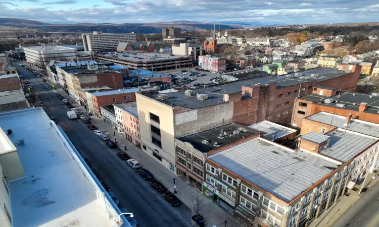 Drone / aerial view featuring a mountain view