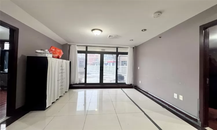 132-29 Blossom Avenue, New York, NY, 2 Bedrooms Bedrooms, 6 Rooms Rooms,2 BathroomsBathrooms,Residential,For Sale,Blossom,804652