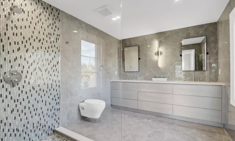 Junior Master Bath