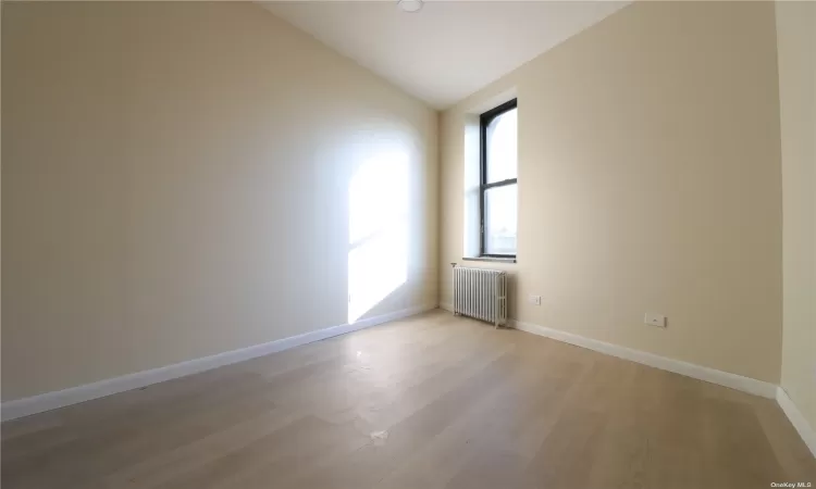 677 Grandview Avenue, New York, NY, ,Commercial Sale,For Sale,Grandview,806840