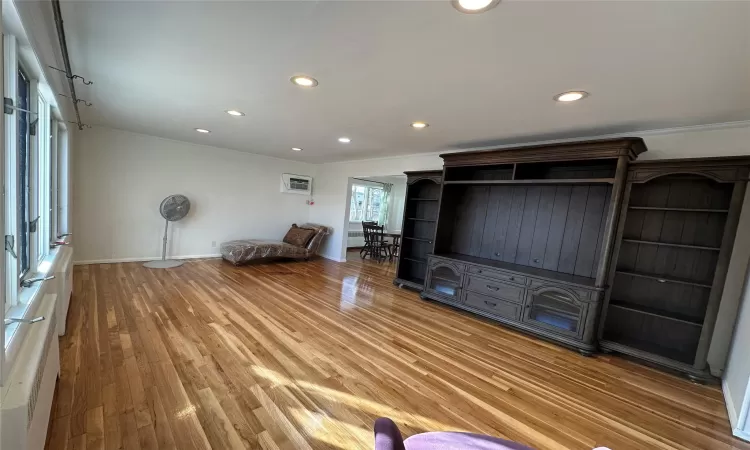 hardwood / wood-style floors and ornamental molding