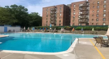 226-26 Union Turnpike, New York, NY, 2 Bedrooms Bedrooms, 6 Rooms Rooms,1 BathroomBathrooms,Residential,For Sale,Union Turnpike,807174