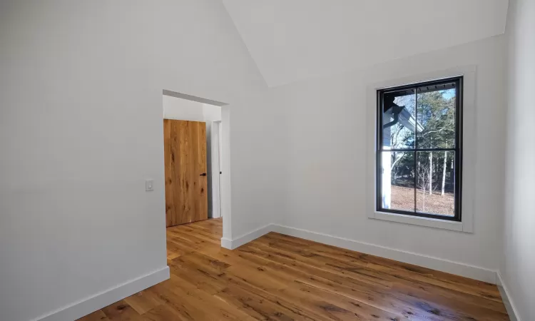 Walk in closet in 2nd primary bedroom - view