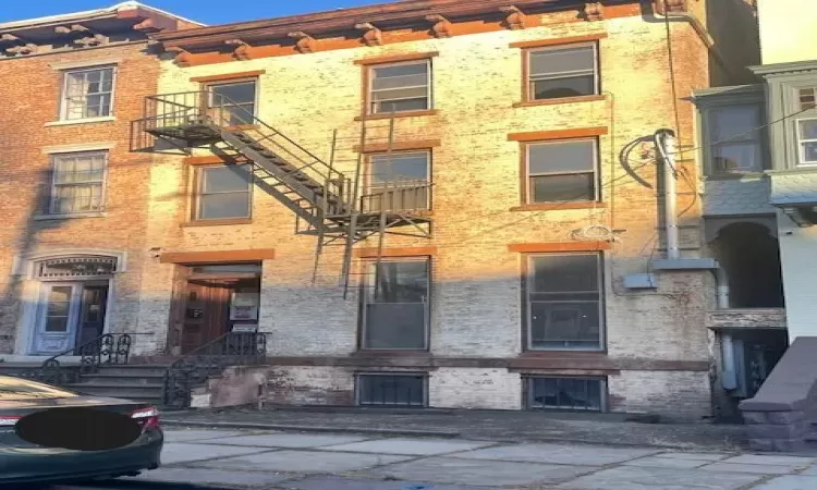 204 Grand Street, Newburgh (city), NY, 6 Bedrooms Bedrooms, ,5 BathroomsBathrooms,Residential Income,For Sale,Grand,804658