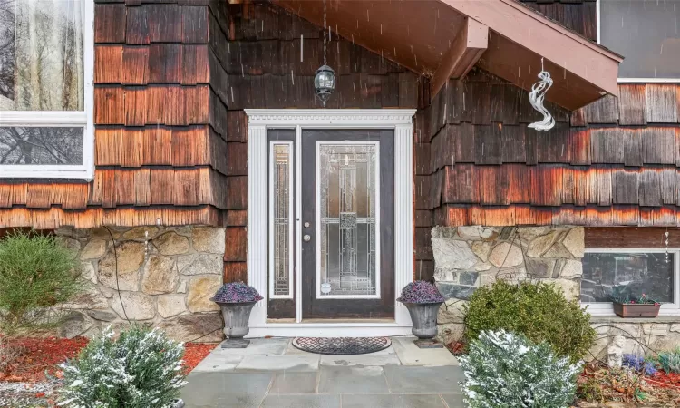 View of front of house featuring a garage