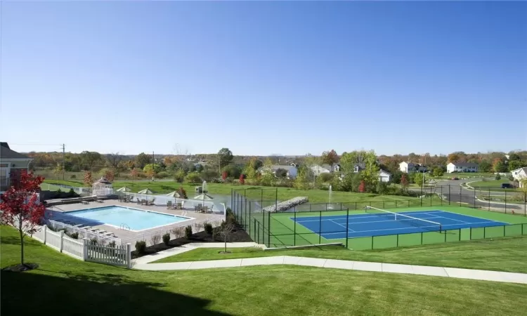 Pool and Tenis at Tower Ridge Grande Middletown NY