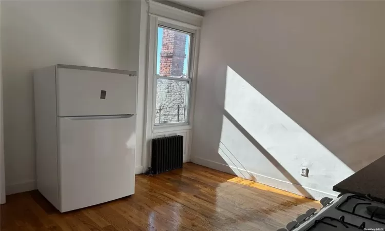 7323 69th Place, New York, NY, 2 Bedrooms Bedrooms, 4 Rooms Rooms,1 BathroomBathrooms,Residential Lease,For Rent,69th,811433