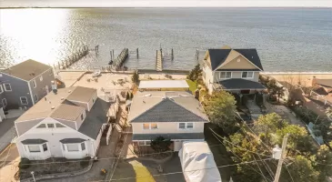 73 Beach Promenade, Babylon, NY, 4 Bedrooms Bedrooms, 7 Rooms Rooms,2 BathroomsBathrooms,Residential,For Sale,Beach Promenade,810376