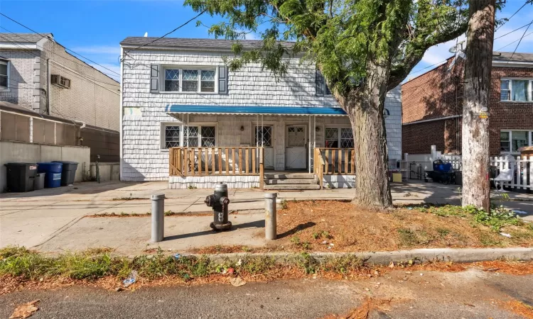 View of front of property featuring a porch