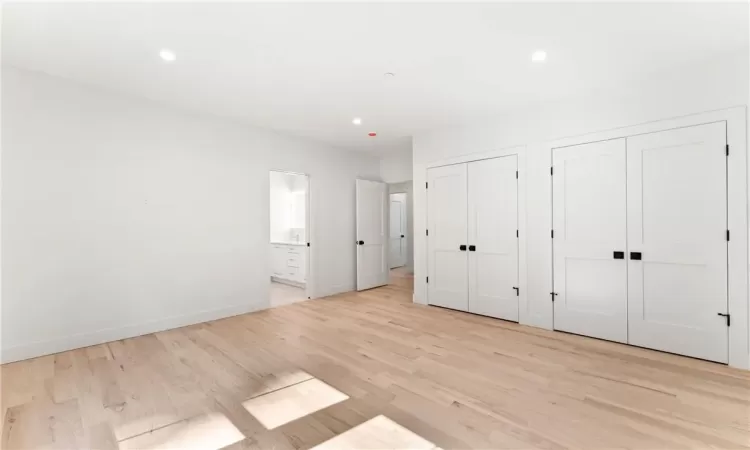 2nd Floor Bedroom w/ Jack & Jill Bathroom