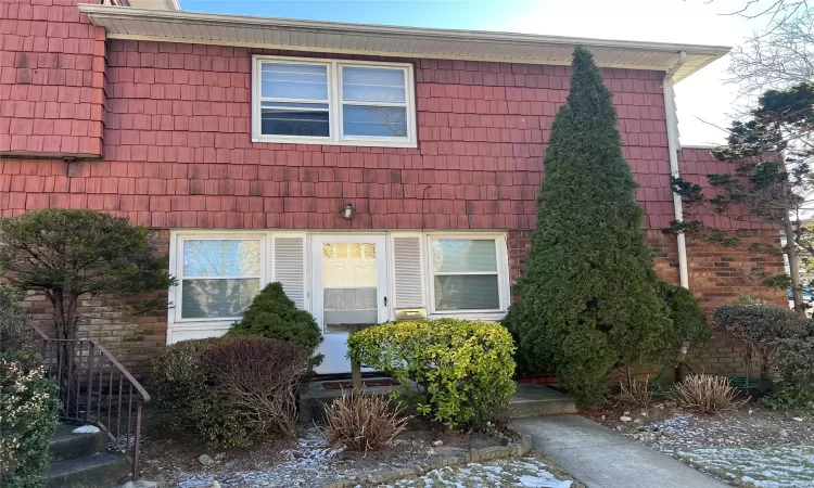 View of townhome / multi-family property