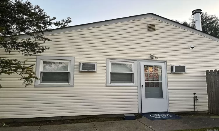 12 Olympia Lane, Brookhaven, NY, 1 Bedroom Bedrooms, 2 Rooms Rooms,1 BathroomBathrooms,Residential Lease,For Rent,Olympia,809837