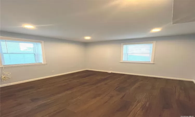 747 Penn Street, Long Beach, NY, 2 Bedrooms Bedrooms, 4 Rooms Rooms,1 BathroomBathrooms,Residential Lease,For Rent,Penn,L3586878