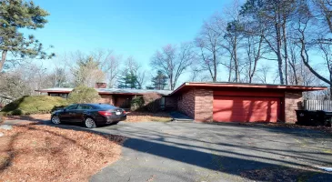 10 Hilltop Place, Ramapo, NY, 4 Bedrooms Bedrooms, 12 Rooms Rooms,3 BathroomsBathrooms,Residential,For Sale,Hilltop,812699