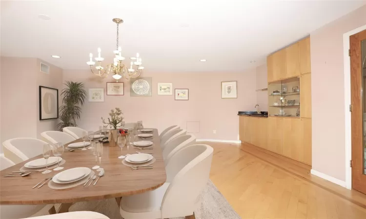 Large Dining Room With Washing Station (Furniture Virtually Staged)